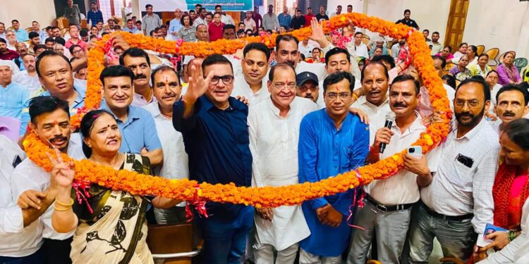 पश्चिम बंगाल प्रभारी बनने के बाद पहली बार पहुंचे प्रकाश जोशी का भव्य स्वागत