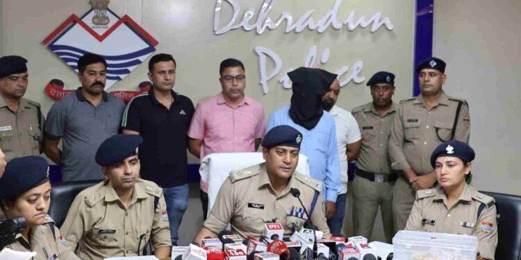एम्स ऋषिकेश में लाखों की चोरी का सनसनीखेज खुलासा, आंध्र प्रदेश का अंतरराज्यीय शातिर चोर गिरफ्तार