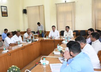 SIR पर राजनीतिक दलों के साथ मंथन, 84% नोटिस मतदाताओं तक पहुंचे, घबराने की नहीं, सत्यापन में सहयोग की अपील
