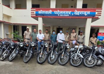 वाहन चोर गिरोह का पर्दाफाश, 2 गिरफ्तार, 7 बुलेट समेत 13 दोपहिया बरामद