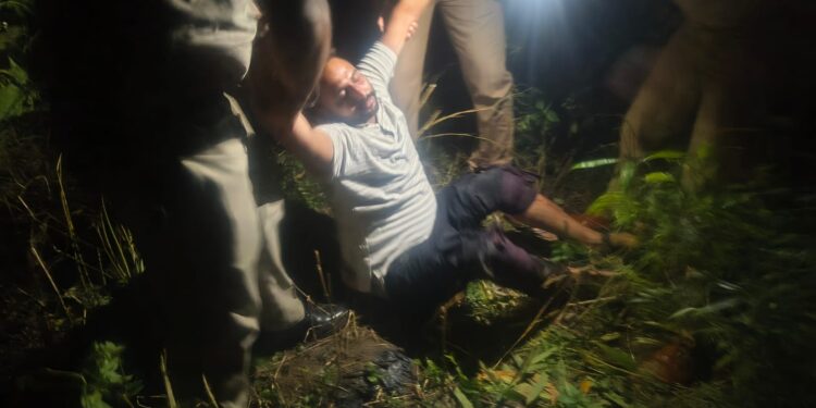 पुलिस मुठभेड़: दो साल से वांछित गैंगस्टर घायल, साथी फरार