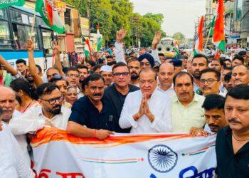 ‘शुद्धिकरण’ के विरोध में कांग्रेस का सत्याग्रह, अंबेडकर पार्क से गांधी प्रतिमा तक गूंजा संविधान और समानता का संदेश