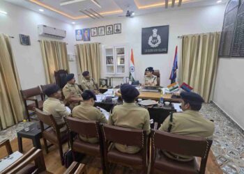 अपराध नियंत्रण पर आईजी कुमाऊं सख्त, लंबित मामलों के शीघ्र निस्तारण और तकनीकी पुलिसिंग पर जोर