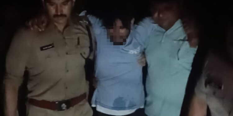 देर रात पुलिस-बदमाश मुठभेड़, पैर में गोली लगने से शातिर बदमाश घायल