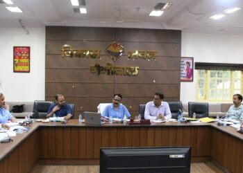 निजी स्कूलों की फीस पर प्रशासन सख्त, शिकायतों की जांच और निस्तारण के निर्देश