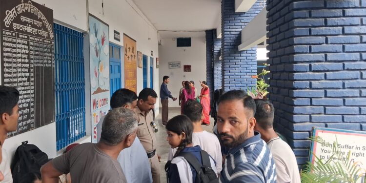 भूत-प्रेत की अफवाह से ललित आर्य कॉलेज में मची अफरा-तफरी, रोती हुई घर लौटी छात्राएं