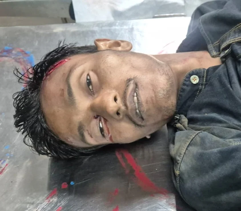 रेलवे पटरी पर ट्रेन की चपेट में आया अज्ञात व्यक्ति, अस्पताल में मौत, हाथ पर लिखा है ‘आदिल’