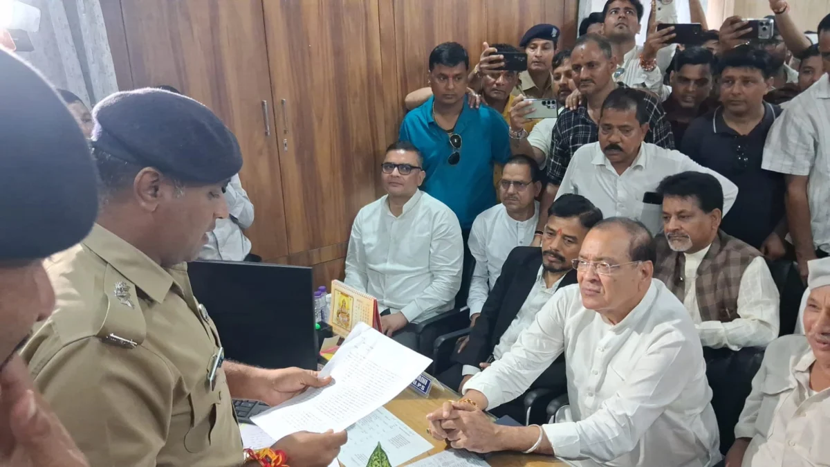 शुद्धिकरण विवाद पर हल्द्वानी में कांग्रेस का शक्ति प्रदर्शन, FIR की मांग पर पुलिस को अल्टीमेटम
