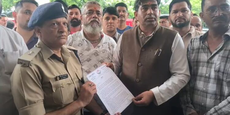 कांग्रेस रैली में नारों और एसएसपी कार्यालय प्रकरण पर निष्पक्ष जांच की मांग, डीजीपी के नाम सौंपा ज्ञापन