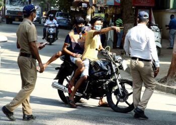 रात में सड़क पर उतरा परिवहन विभाग, 1,062 वाहनों के चालान, 117 सीज