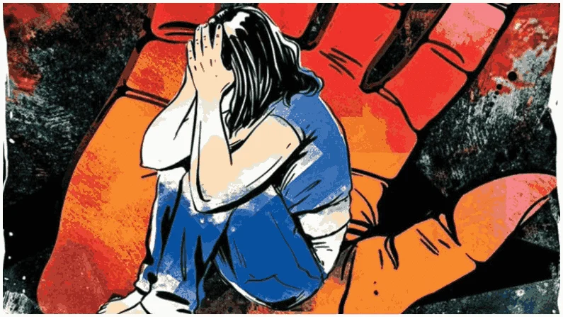 नाबालिगों से अनैतिक गतिविधियों की शिकायत पर होटल में पुलिस का छापा, CCTV और रजिस्टर कब्जे में