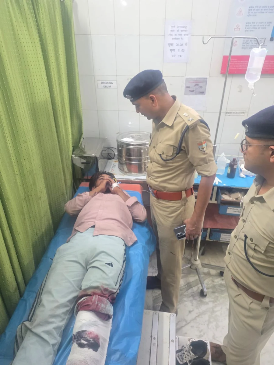 पुलिस-बदमाशों की मुठभेड़, फायरिंग का आरोपी पैर में गोली लगने से घायल