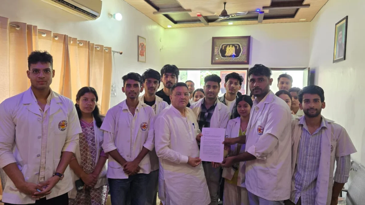 B.Sc. Nursing छात्रों ने इंटर्नशिप स्टाइपेंड की मांग उठाई