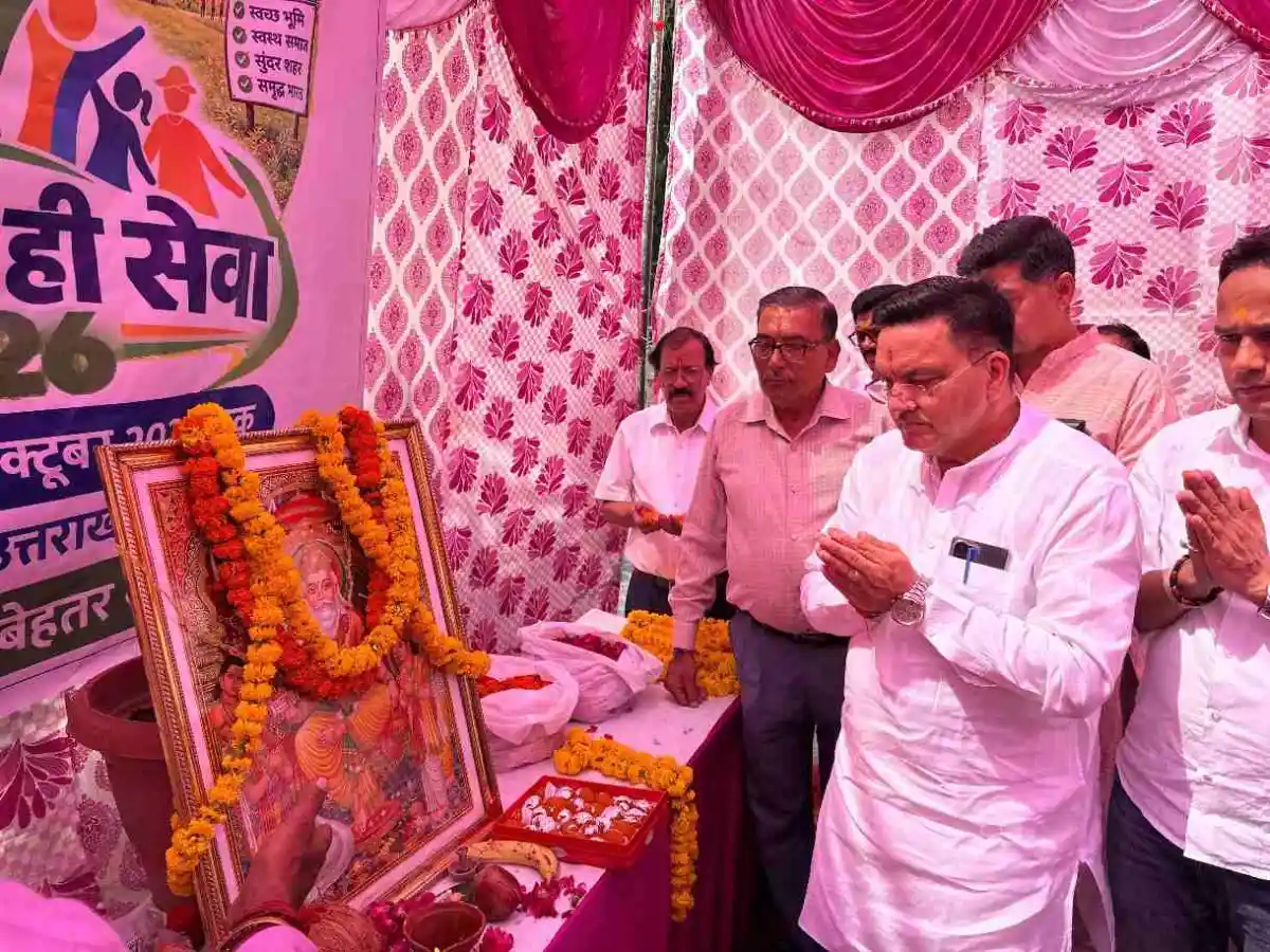 विश्वकर्मा पूजा के साथ ‘स्वच्छता ही सेवा-2026’ अभियान का आगाज, महापौर ने दिलाई स्वच्छता की शपथ