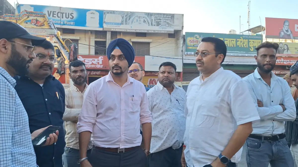 हल्द्वानी में अतिक्रमण पर चला प्रशासन का बुलडोजर, 25 से 30 स्ट्रक्चर पर कार्यवाही 